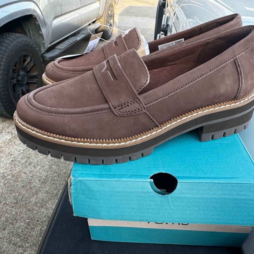 Toms Brown Wide-Width Lug Sole Loafer - Picture 3 of 7